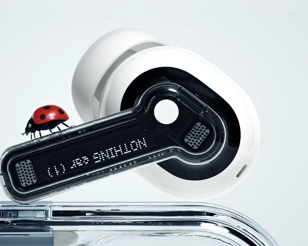 Nothing presenta por fin su primer producto: auriculares transparentes y  cancelación activa de ruido a 99 euros